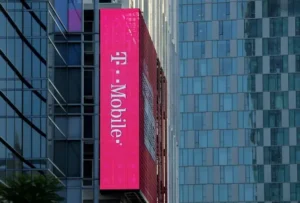 T-Mobile forecasts robust 2025 subscriber growth after strong holiday quarter