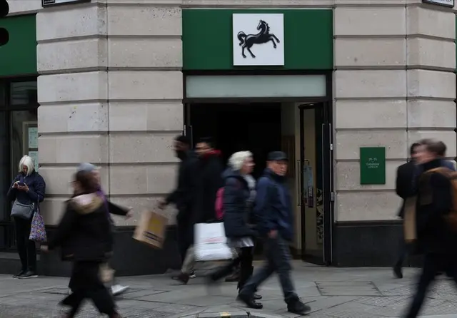 Lloyds to Shut 136 Branches in UK Amid Digital Banking Shift